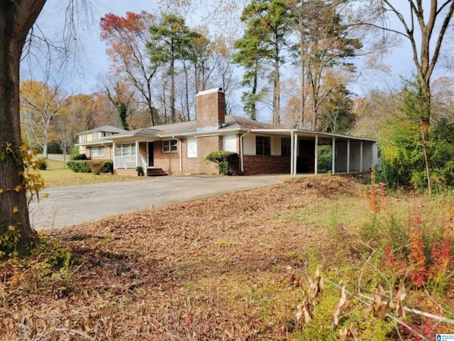 ranch-style home with a sunroom