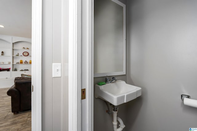 bathroom featuring sink