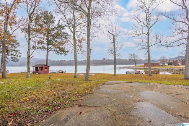 view of yard with a water view