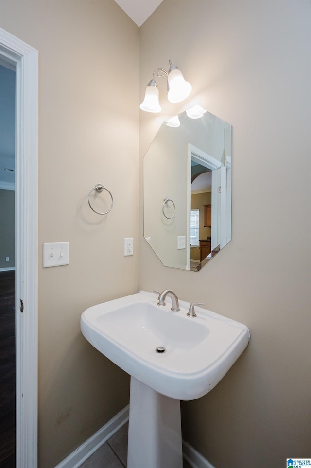 bathroom with sink