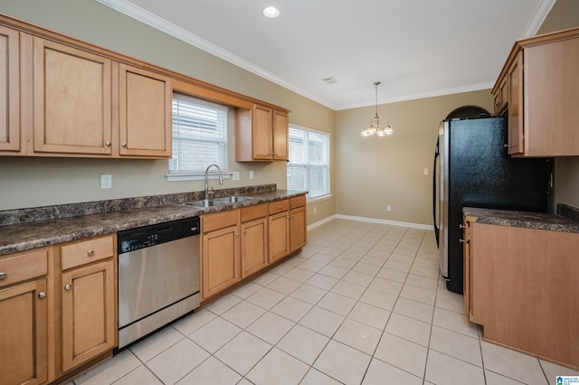 kitchen featuring sink, hanging light fixtures, stainless steel appliances, a notable chandelier, and ornamental molding