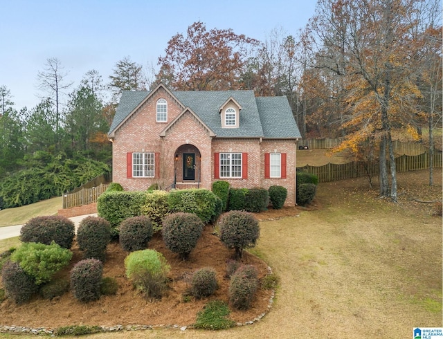 view of front of property with a front yard