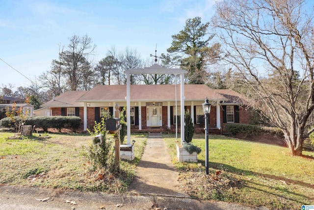 single story home with a front yard