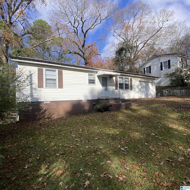 view of front of home with a front lawn