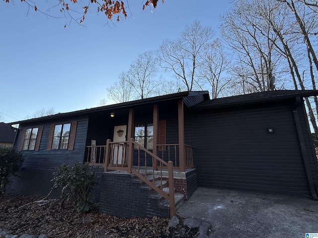 view of front of house with covered porch