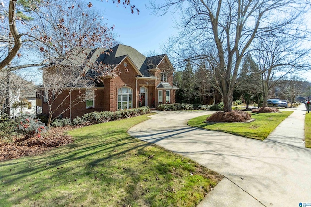 view of front of house with a front lawn