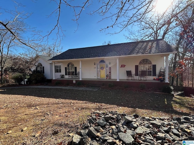 ranch-style house with a porch