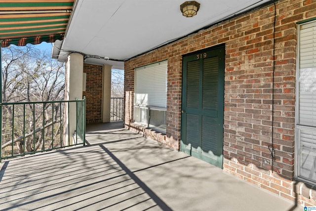 balcony featuring covered porch