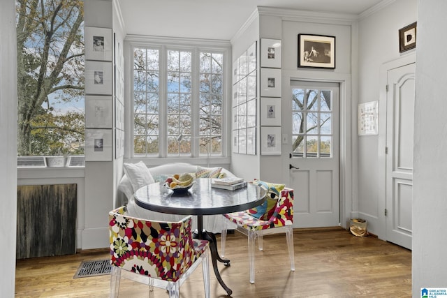 sunroom with breakfast area