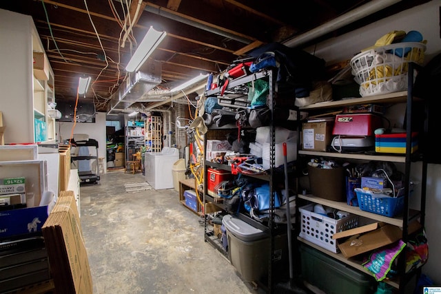 basement with washer and dryer