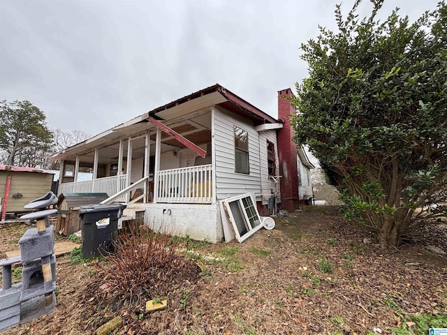 view of front of property with covered porch