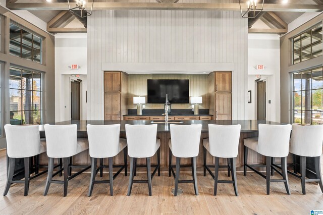 1616 Skye Pass, Hoover, AL 35244 - kitchen with a kitchen bar and high vaulted ceiling