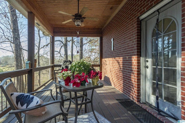 deck with ceiling fan