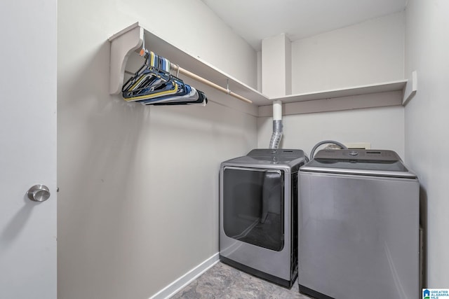 laundry area featuring washer and clothes dryer