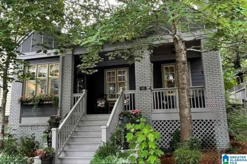 view of front of home with covered porch