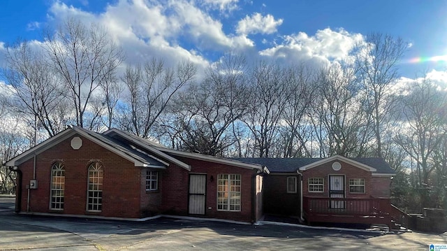 view of front of property