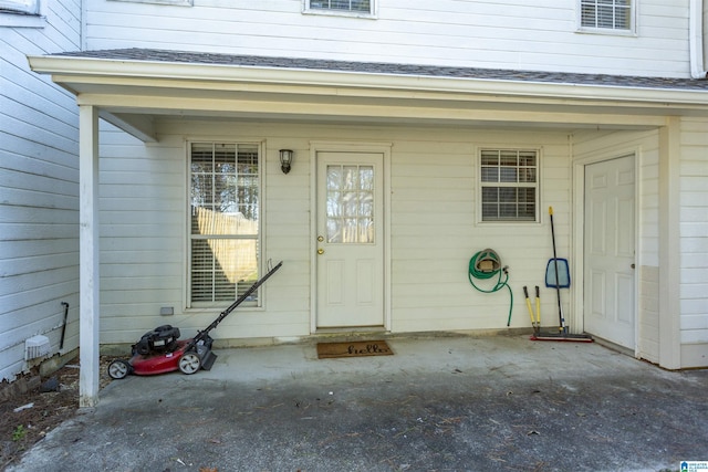 view of property entrance