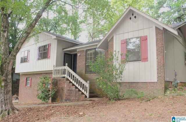 view of front of home