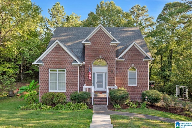 front of property featuring a front yard