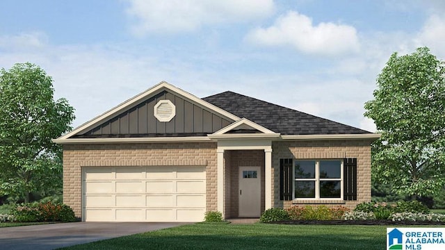 view of front facade featuring a garage and a front yard