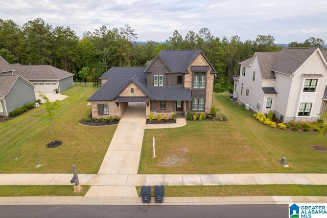 view of front of house featuring a front lawn