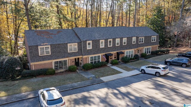 view of front of house with a front yard