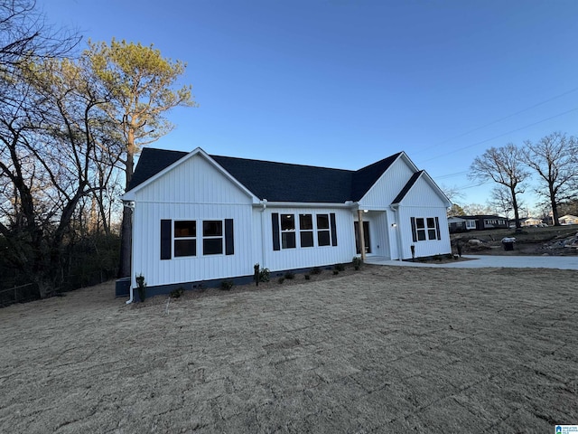 view of modern farmhouse