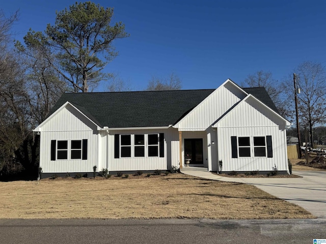 view of modern farmhouse