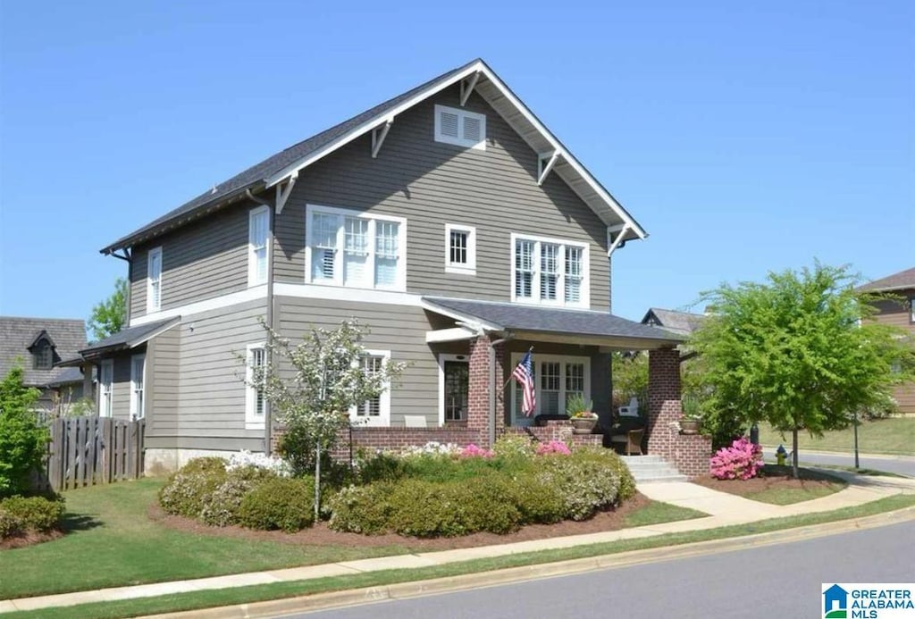 view of front of house