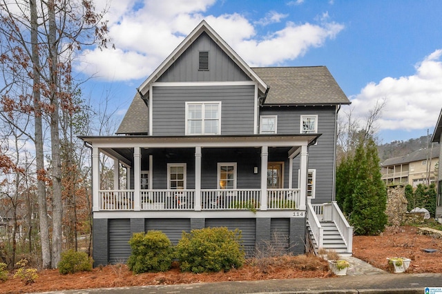 view of front facade with covered porch