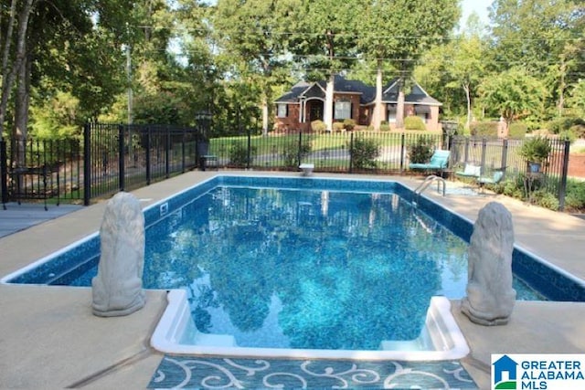 view of swimming pool