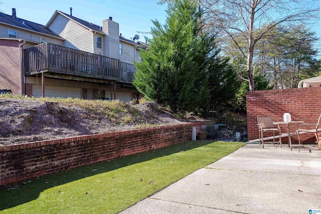 view of yard with a patio area