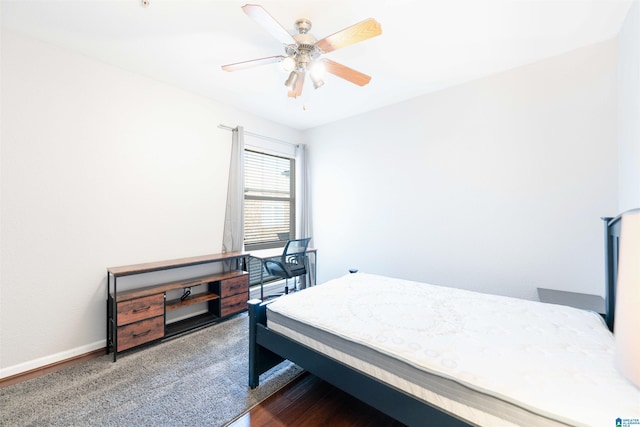 bedroom featuring ceiling fan