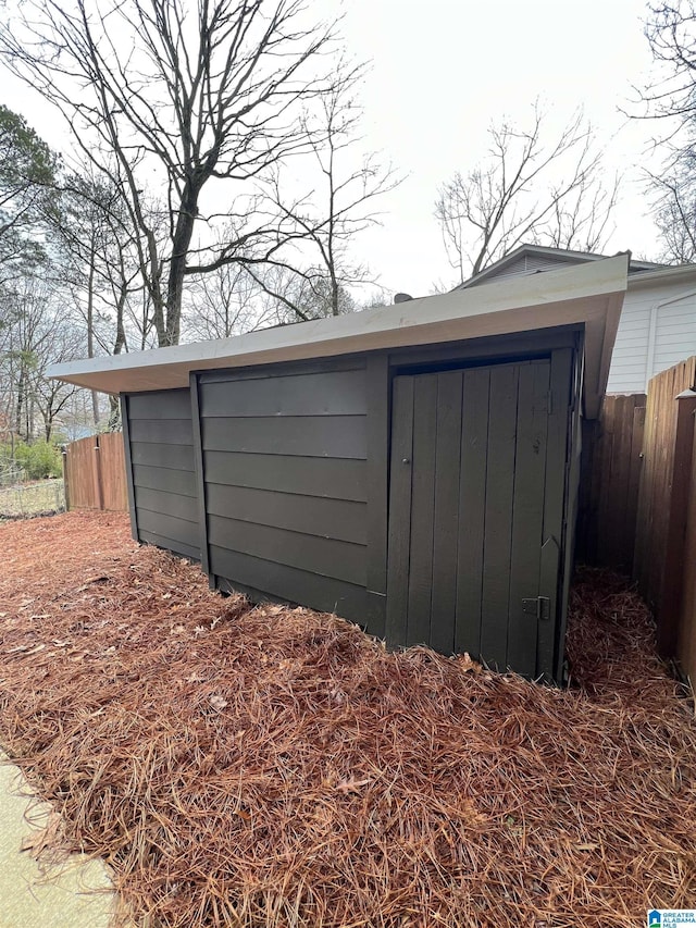 view of outbuilding