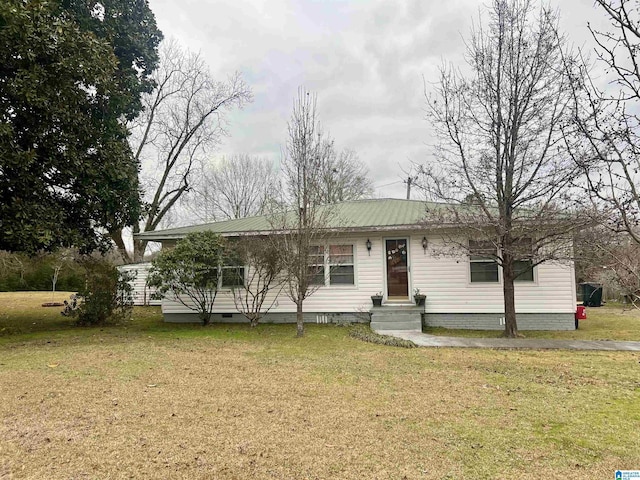 view of front of house with a front yard