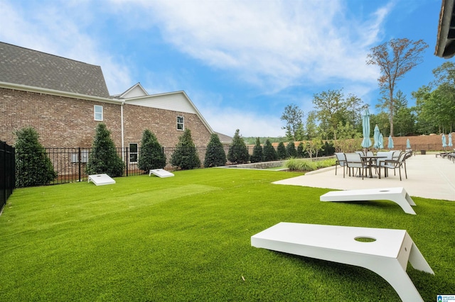 view of yard featuring a patio