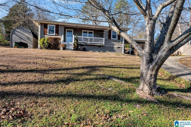 ranch-style house with covered porch