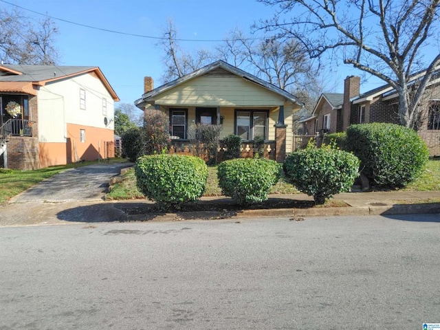 view of front facade with a porch