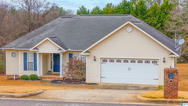 view of front facade featuring a garage