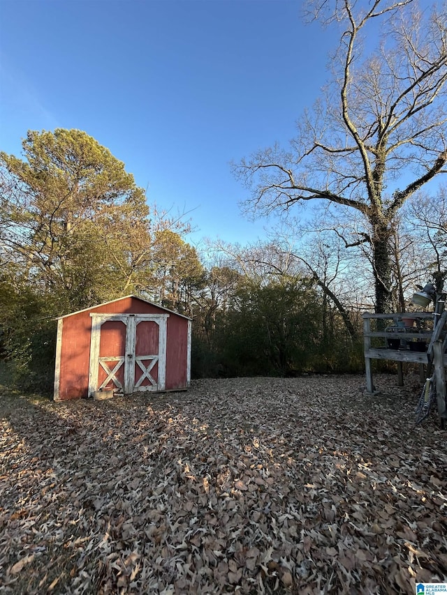 view of outbuilding