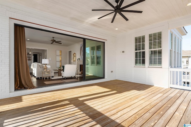 deck with ceiling fan