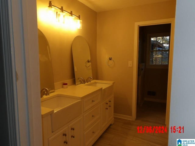 bathroom with vanity