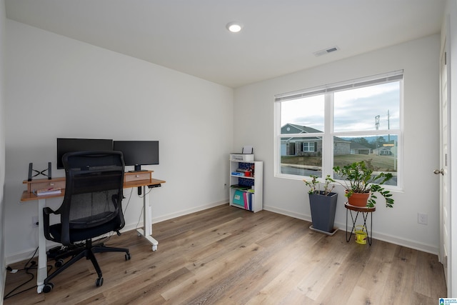 office with hardwood / wood-style floors