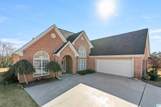 view of front property featuring a garage