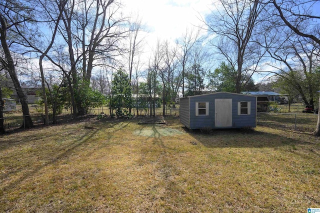 view of yard featuring a storage shed