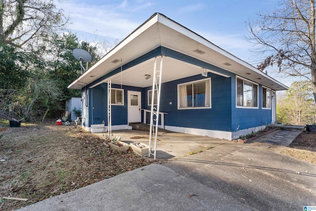 view of front of property