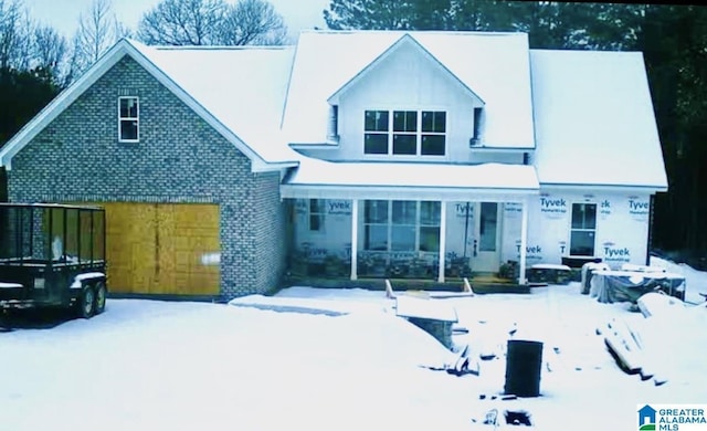 view of front facade with brick siding