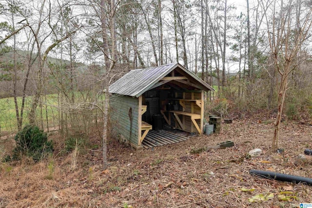 view of outdoor structure