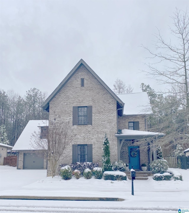 view of front facade with a garage