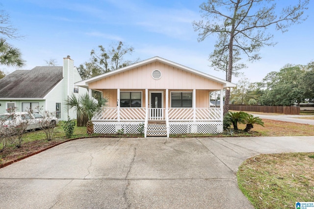 view of front of house with a porch